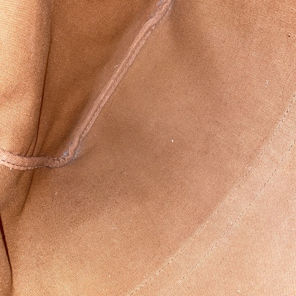 Louis Vuitton LV
Monogram Keepall 50 - Picture 13 of 16